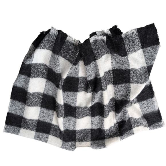 NWT Steve Madden Sherpa Tunic Shawl One Size Black White Cozy Oversized - Picture 4 of 4